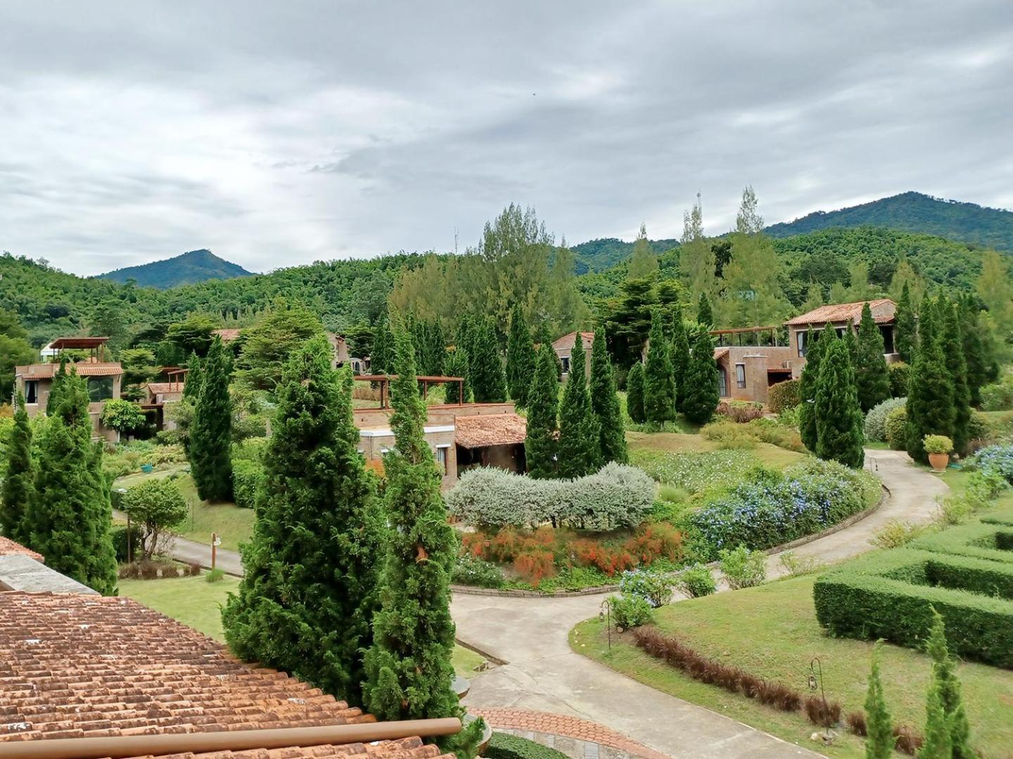 La Toscana Suan Phueng Exteriör bild